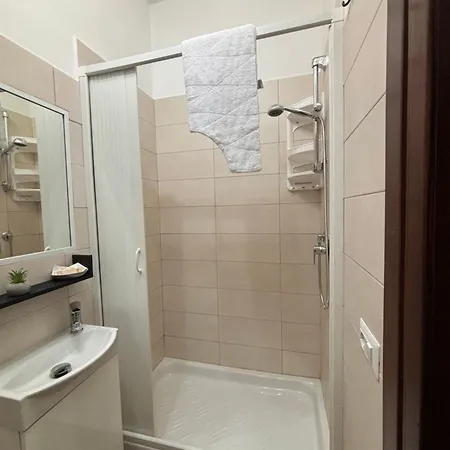 לינה וארוחת בוקר Pinagerardoholiday *