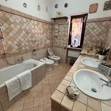 Pinagerardoholiday לינה וארוחת בוקר